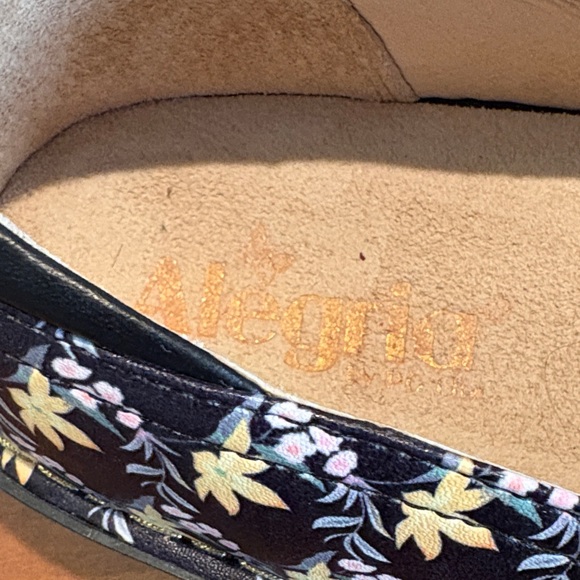 Alegrio flowered Slip-On Shoes - Picture 2 of 6